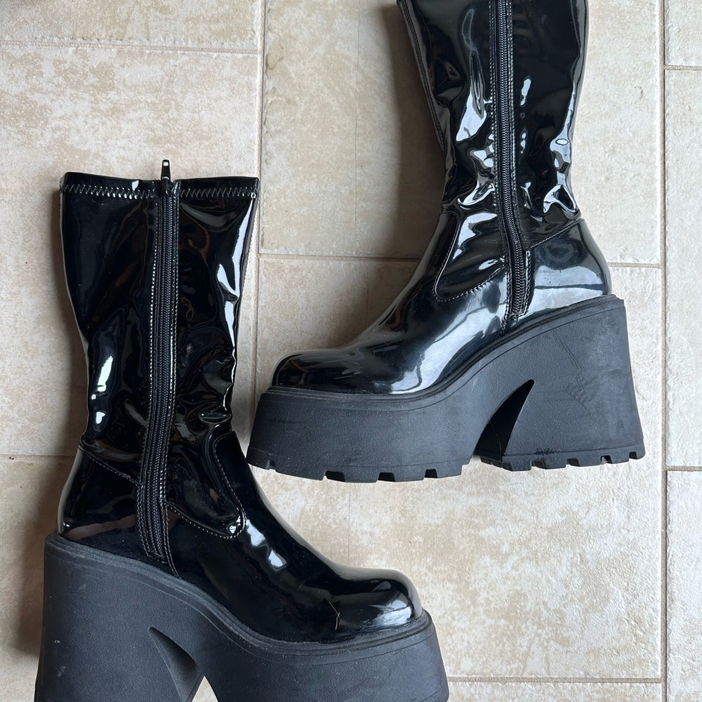 SOLD ON DEPOP Steve Madden Black Platform Boots